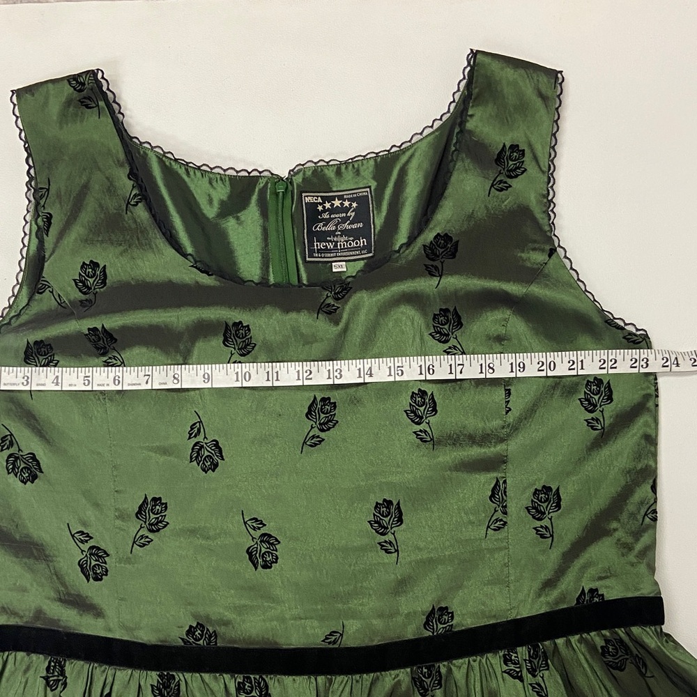 Neca Bella Swan Birthday Dress size 5XL twilight, vampire, collectible ASOS EUC - Picture 9 of 14